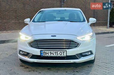 Седан Ford Fusion 2016 в 