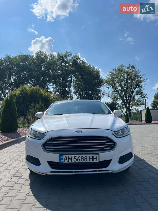 Седан Ford Fusion 2013 в Житомирі