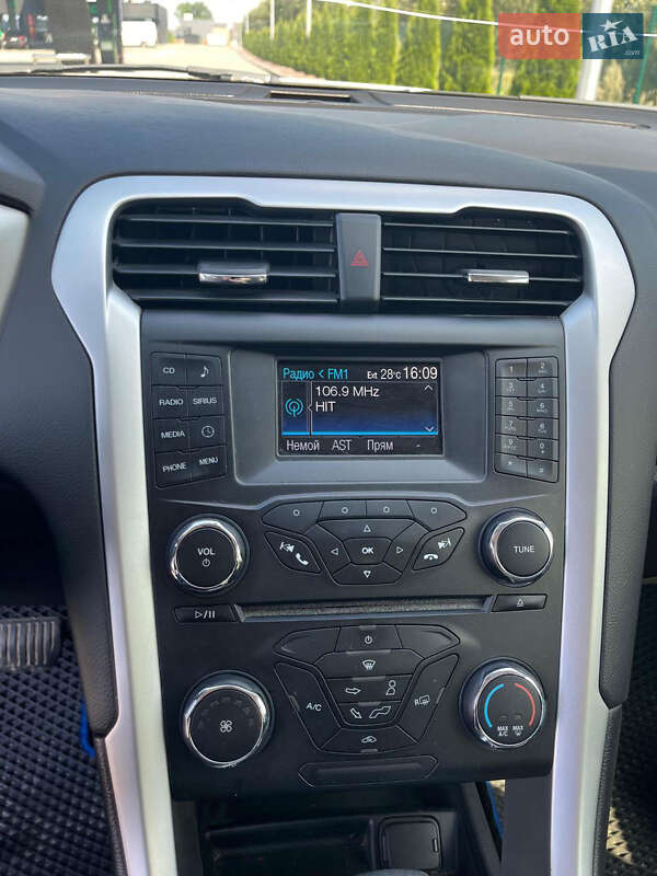 Седан Ford Fusion 2013 в Житомирі