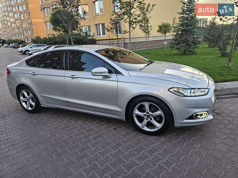 Седан Ford Fusion 2015 в Києві