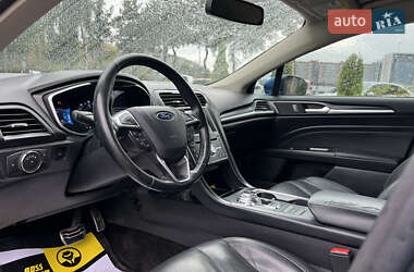 Седан Ford Fusion 2016 в 