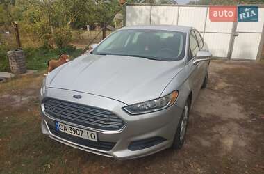 Седан Ford Fusion 2015 в 
