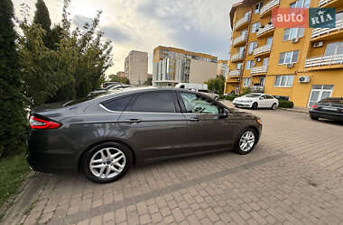 Седан Ford Fusion 2015 в 