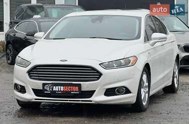 Седан Ford Fusion 2015 в 