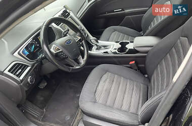Седан Ford Fusion 2015 в 