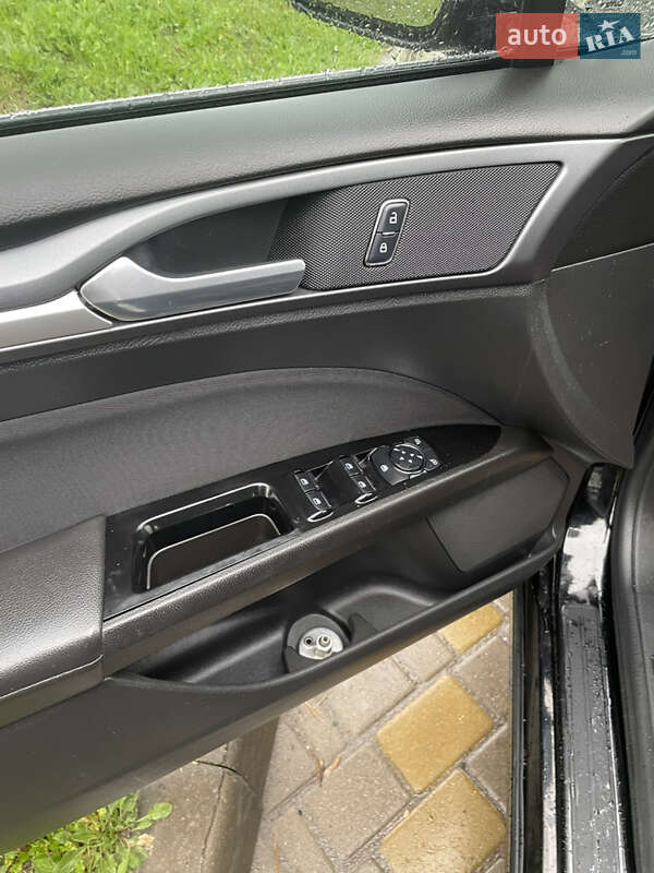 Седан Ford Fusion 2015 в Виннице