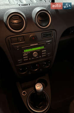 Хетчбек Ford Fusion 2006 в 