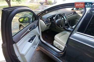 Седан Ford Fusion 2016 в 