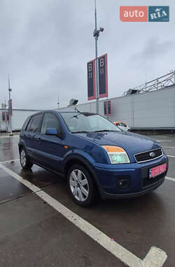Хэтчбек Ford Fusion 2008 в 