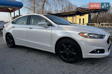 Седан Ford Fusion 2015 в 