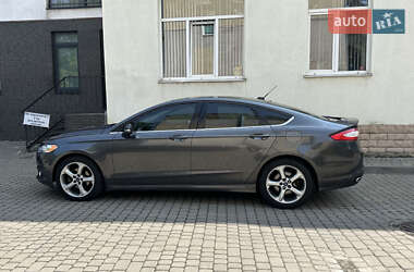 Седан Ford Fusion 2015 в Львові