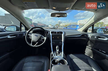 Седан Ford Fusion 2014 в 