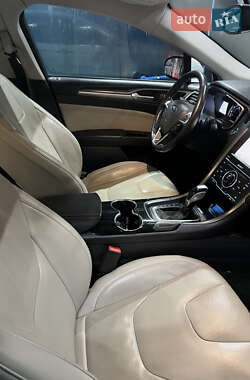 Седан Ford Fusion 2015 в 