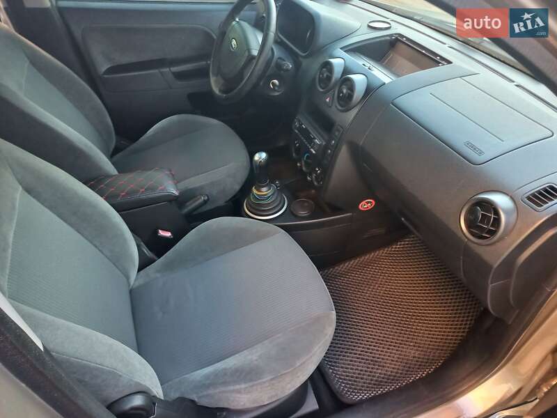 Хетчбек Ford Fusion 2003 в Харкові