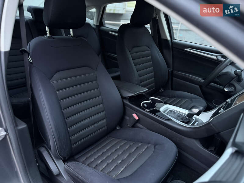 Седан Ford Fusion 2014 в Лубнах