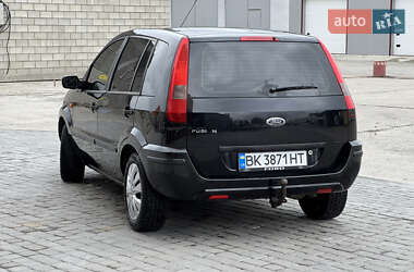 Хетчбек Ford Fusion 2003 в 