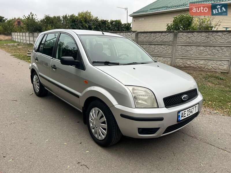 Хетчбек Ford Fusion 2004 в Дніпрі