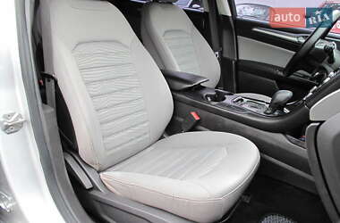 Седан Ford Fusion 2016 в 