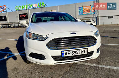 Седан Ford Fusion 2016 в 