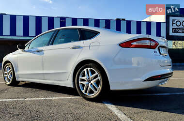 Седан Ford Fusion 2016 в 