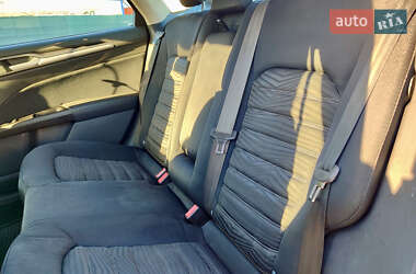 Седан Ford Fusion 2016 в 