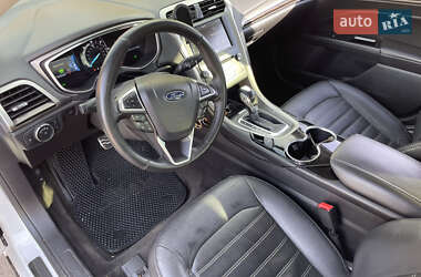 Седан Ford Fusion 2014 в 