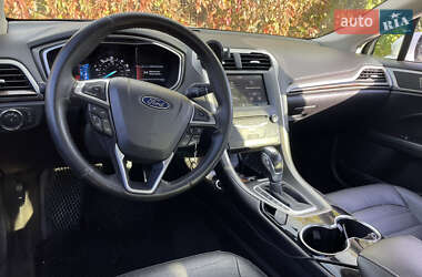 Седан Ford Fusion 2014 в 