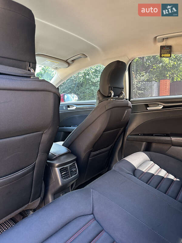 Седан Ford Fusion 2013 в Днепре