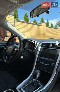 Седан Ford Fusion 2013 в 