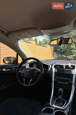 Седан Ford Fusion 2013 в 