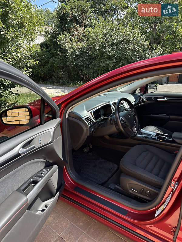 Седан Ford Fusion 2013 в Днепре