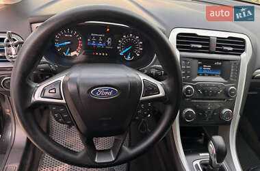 Седан Ford Fusion 2014 в 
