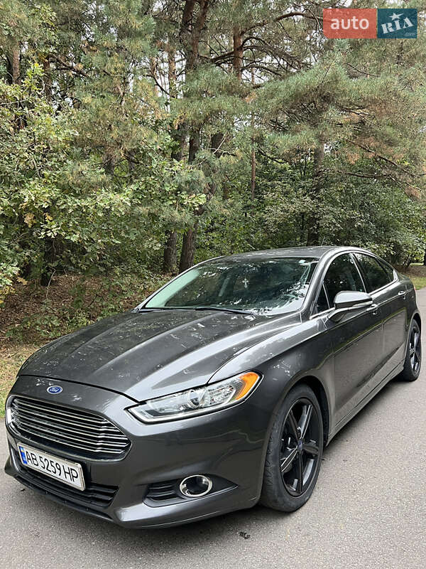 Седан Ford Fusion 2016 в 