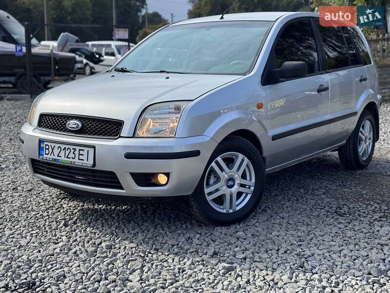 Хэтчбек Ford Fusion 2004 в 