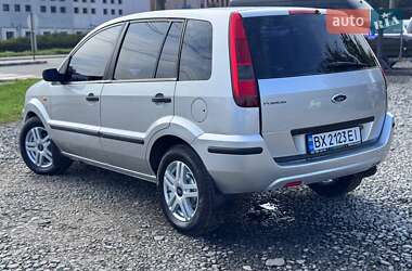 Хэтчбек Ford Fusion 2004 в 