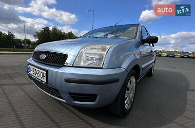 Хэтчбек Ford Fusion 2004 в 