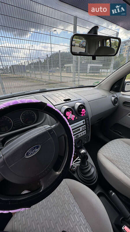 Хэтчбек Ford Fusion 2004 в Львове