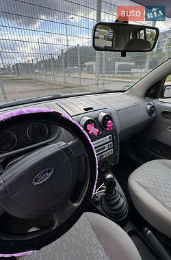 Хэтчбек Ford Fusion 2004 в 