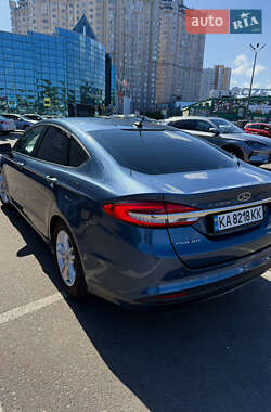Седан Ford Fusion 2017 в 