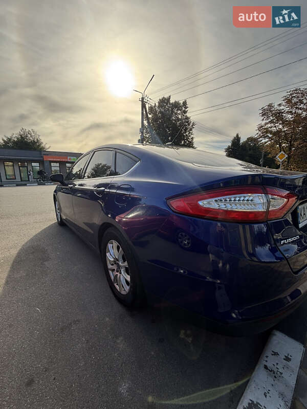 Седан Ford Fusion 2015 в Киеве фото 5 Седан Ford Fusion 2015 в Киеве
