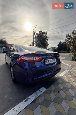 Седан Ford Fusion 2015 в 