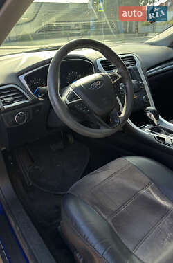 Седан Ford Fusion 2015 в 