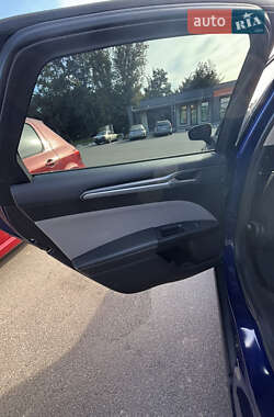 Седан Ford Fusion 2015 в 