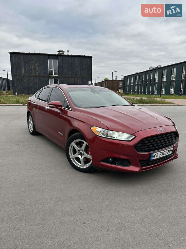 Седан Ford Fusion 2012 в 