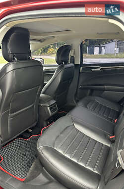 Седан Ford Fusion 2012 в 