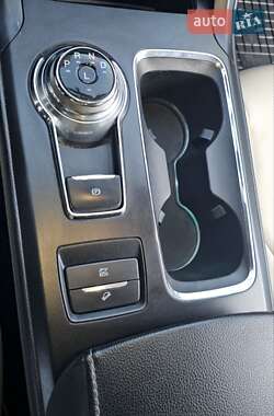 Седан Ford Fusion 2017 в 