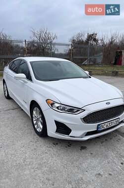 Седан Ford Fusion 2018 в 