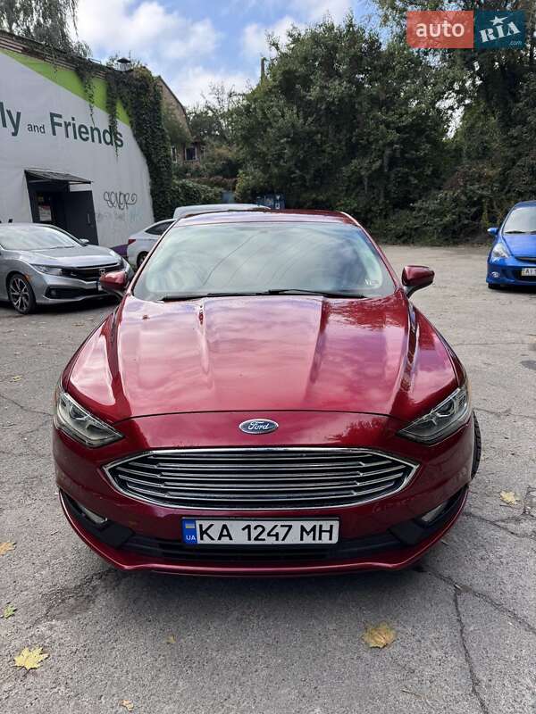 Седан Ford Fusion 2016 в 