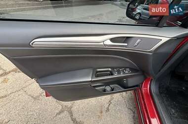 Седан Ford Fusion 2016 в 