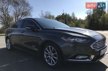 Седан Ford Fusion 2016 в 